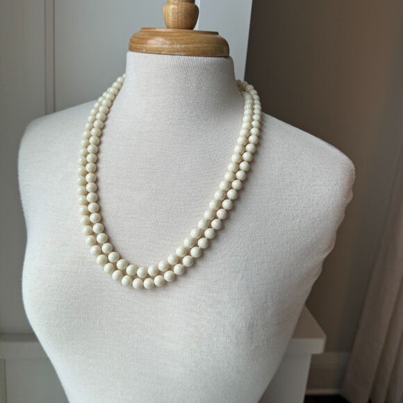 Extra Long Vintage Faux Pearl Necklace - Picture 10 of 11
